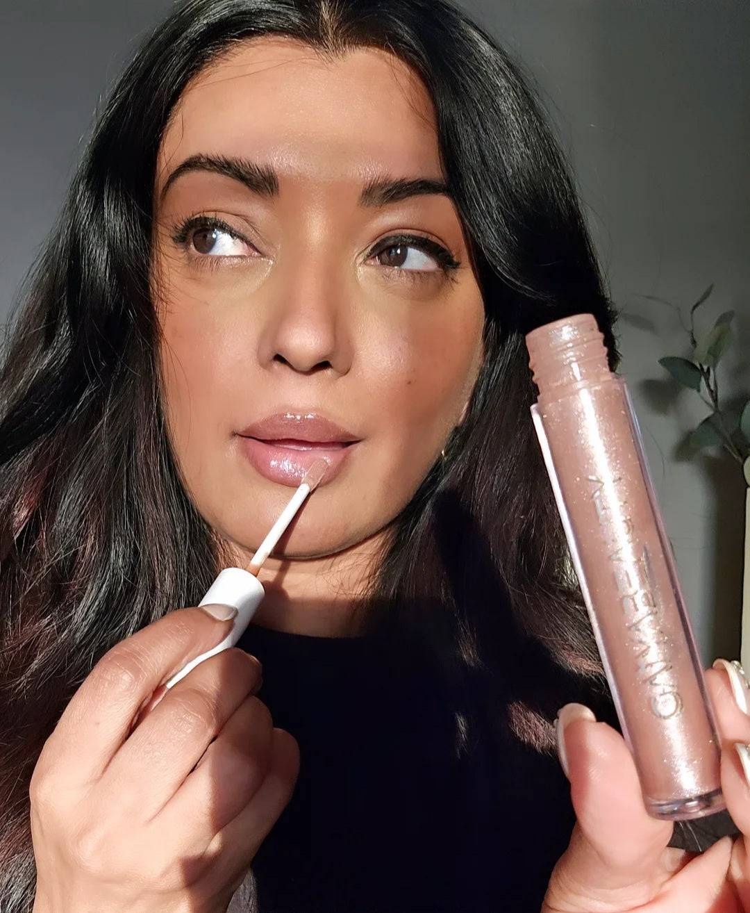 LIP GLOSS